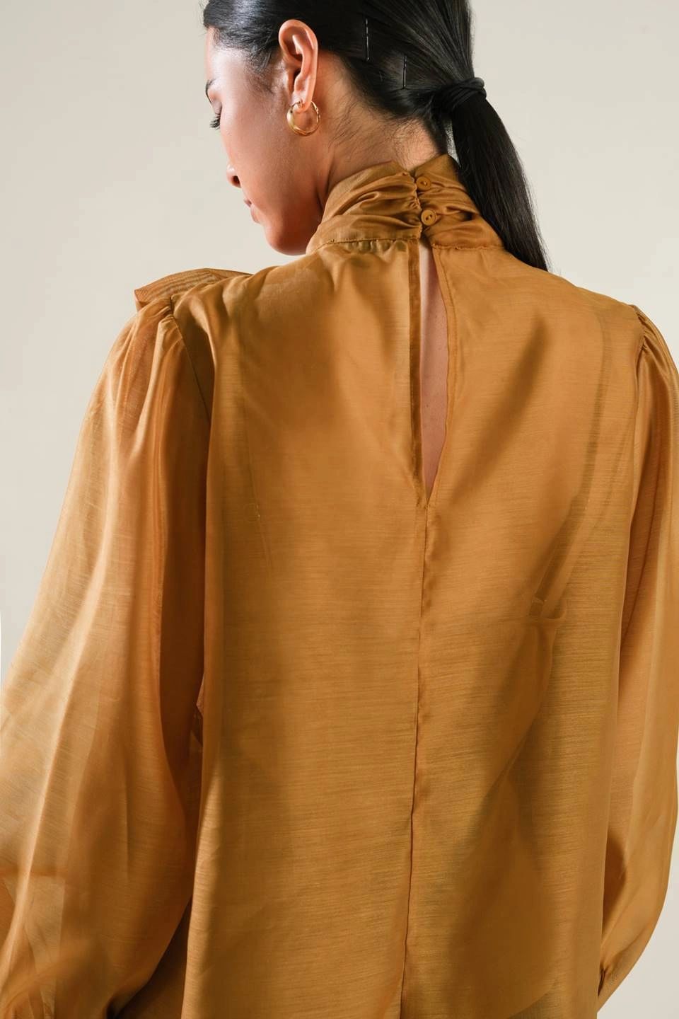 BLUSA ORGANZA LAZO