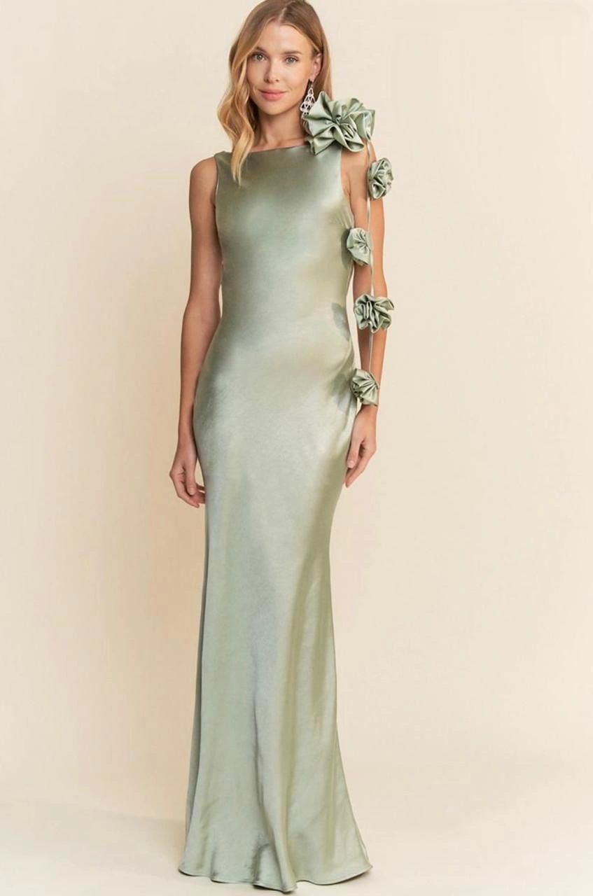 VESTIDO SATIN HOMBRO CON FLORES