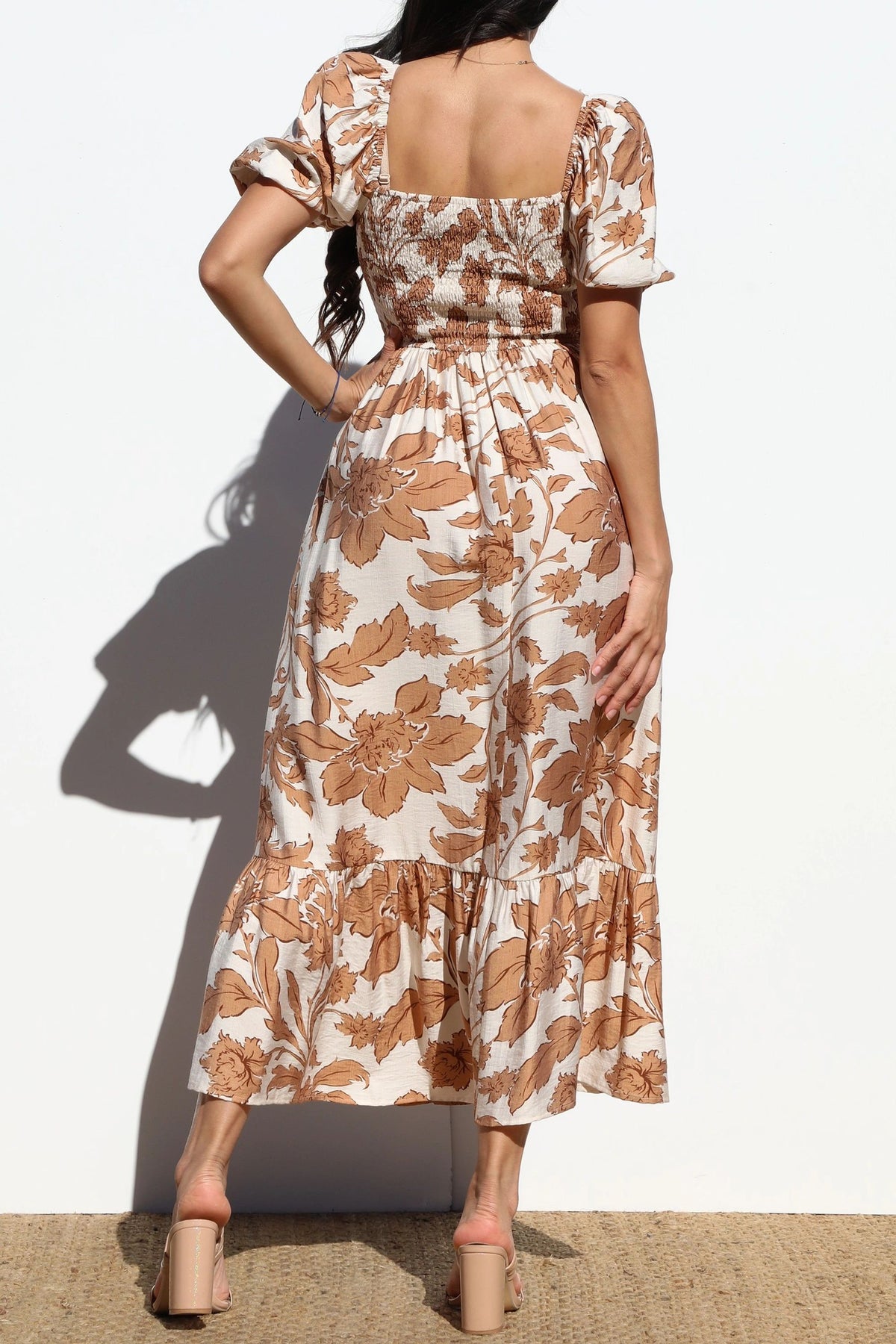 VESTIDO CON RESORTE EN PARTE ALTA