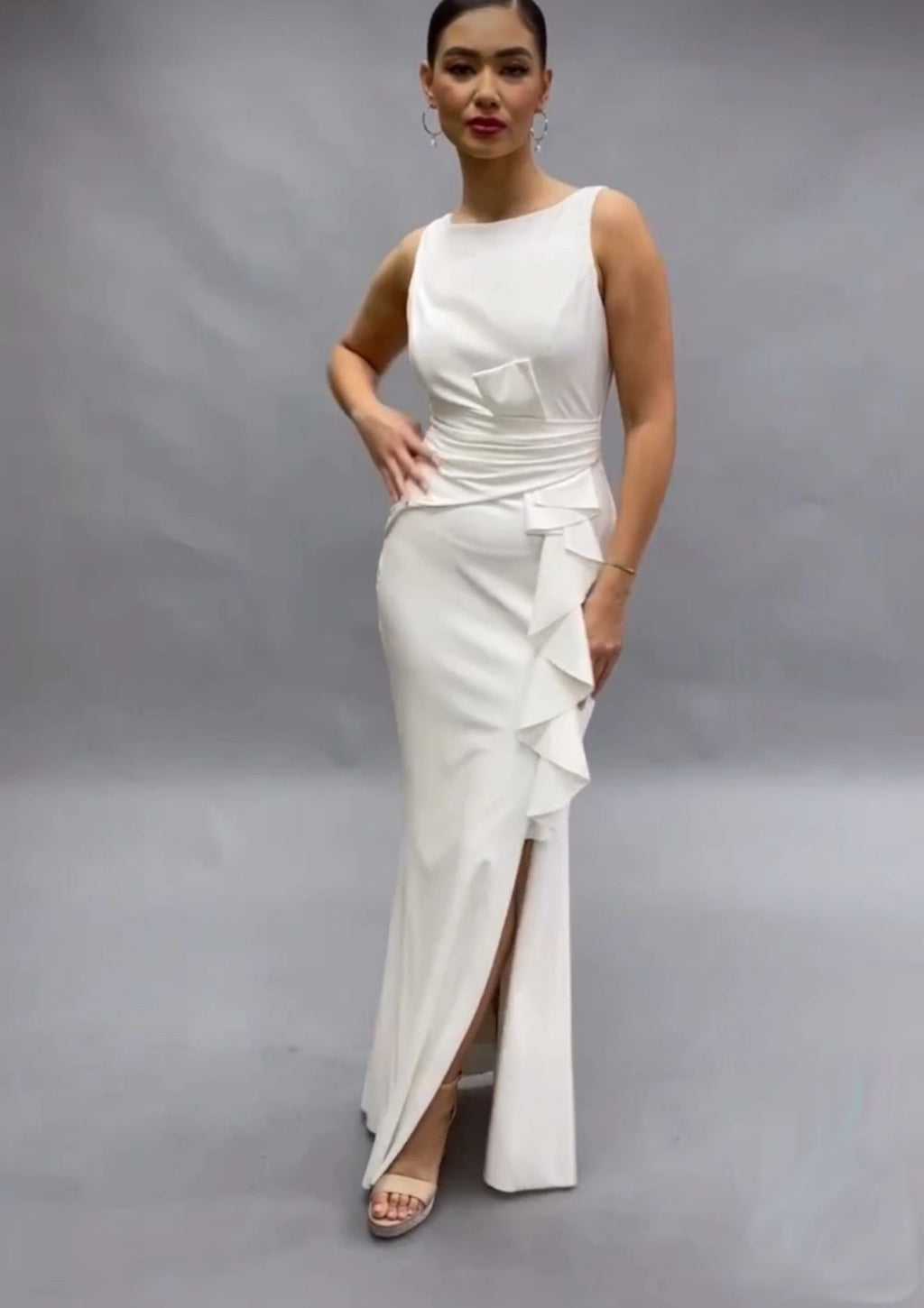 VESTIDO LISO RUFFLE COSTADO