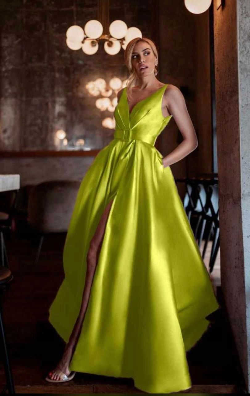VESTIDO CORTE PRINCESA SATIN