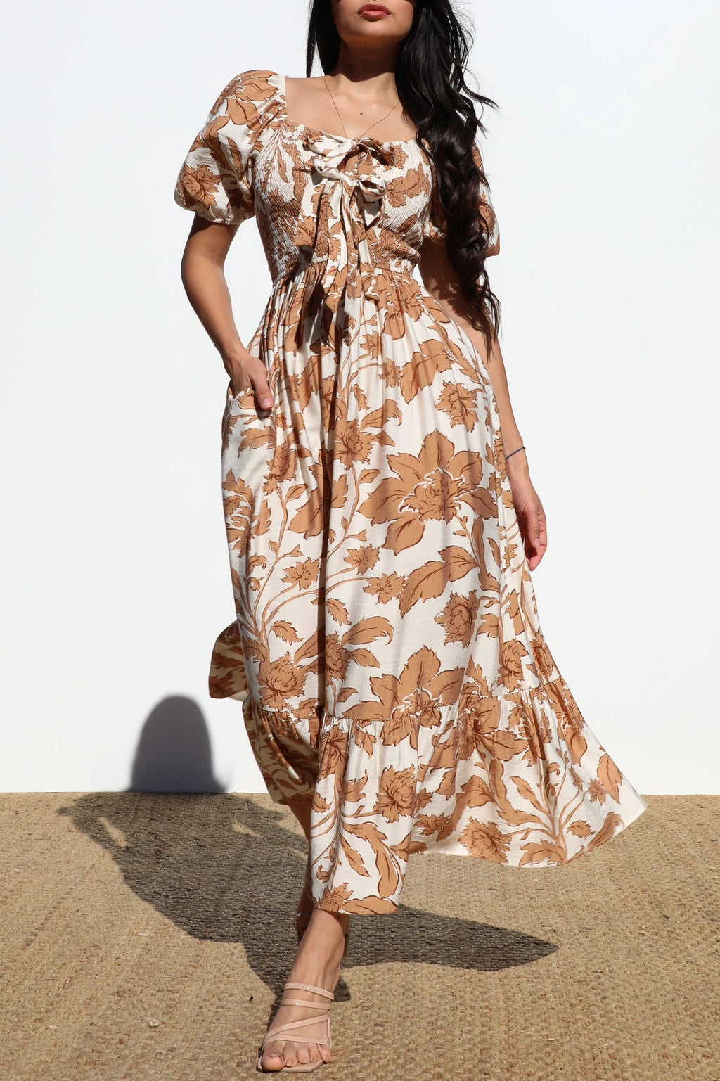 VESTIDO CON RESORTE EN PARTE ALTA