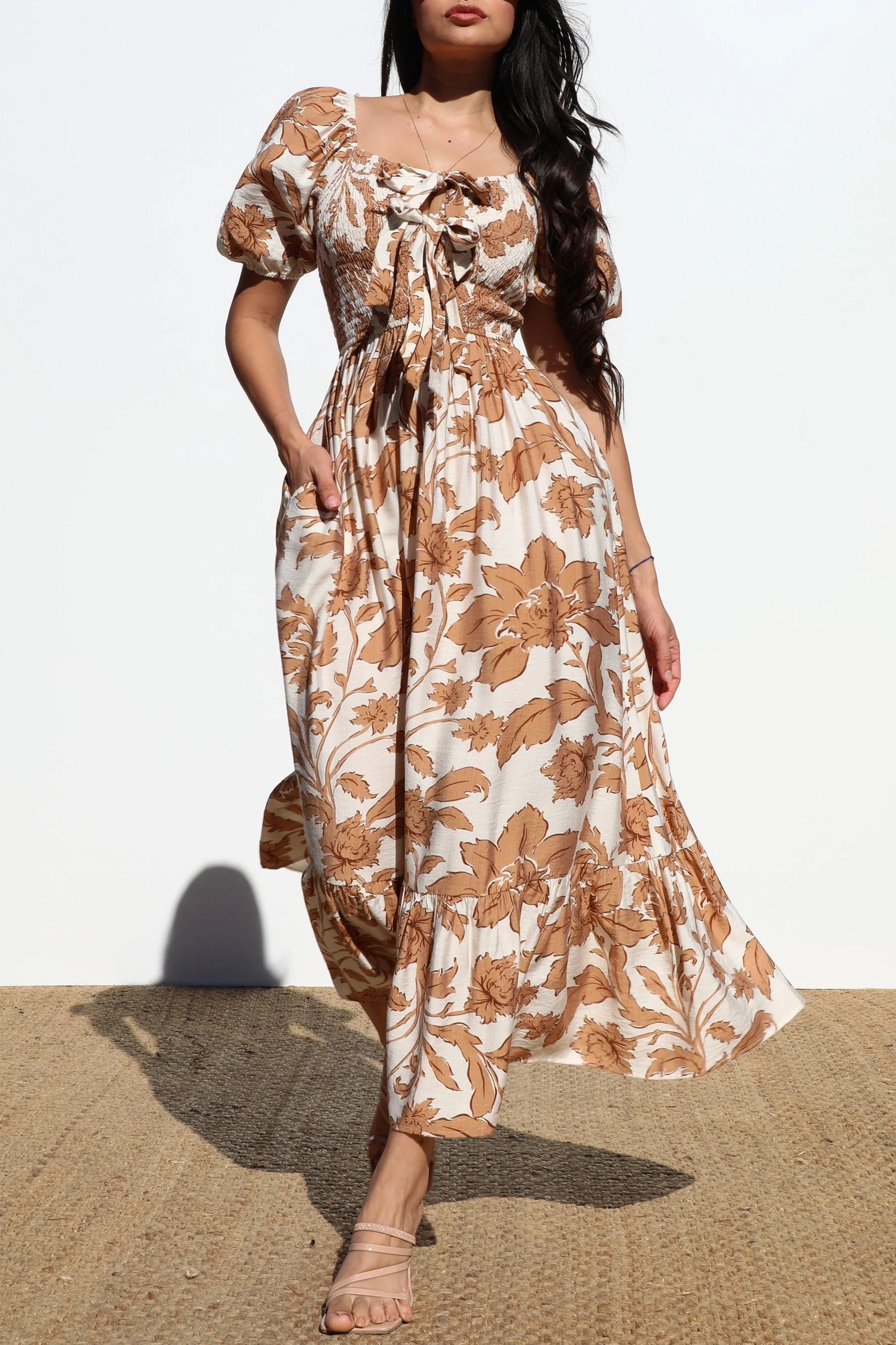 VESTIDO CON RESORTE EN PARTE ALTA