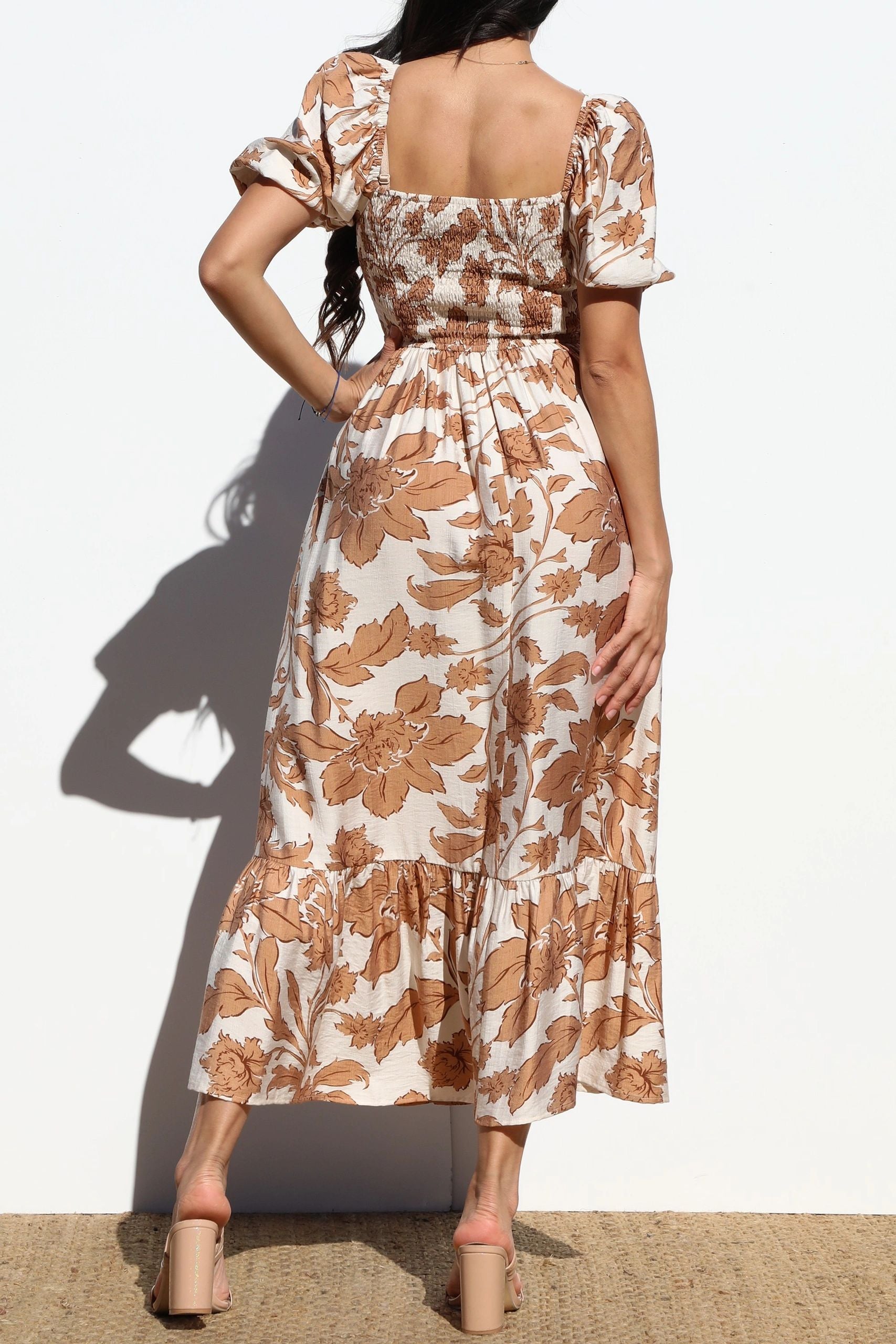 VESTIDO CON RESORTE EN PARTE ALTA