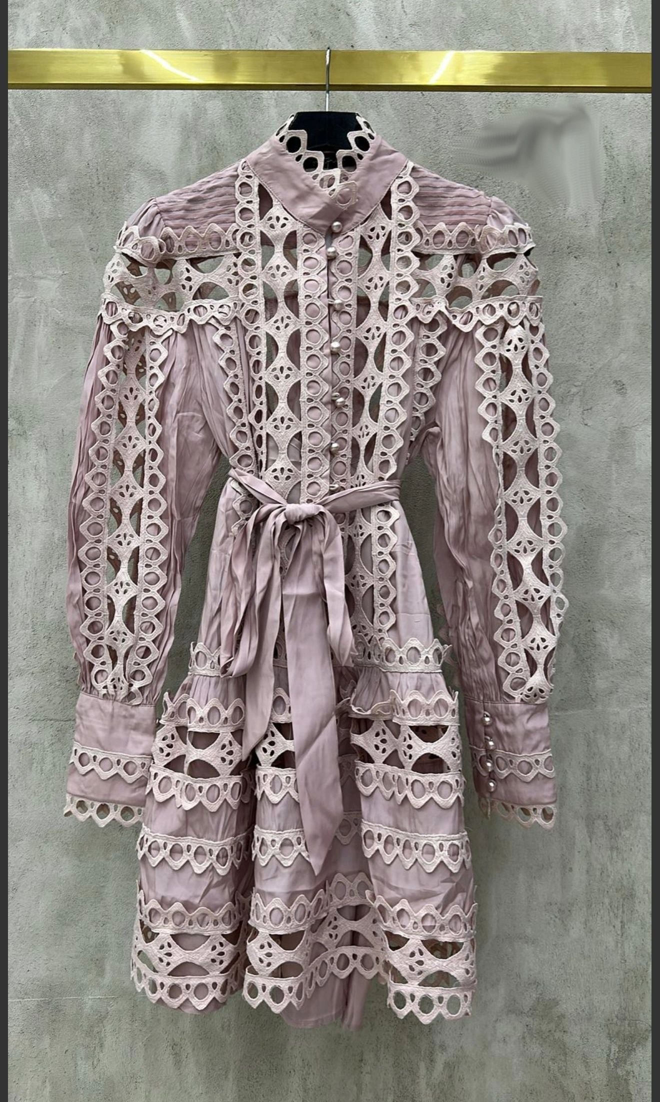 VESTIDO GUIPUR BOTONES DE PERLA