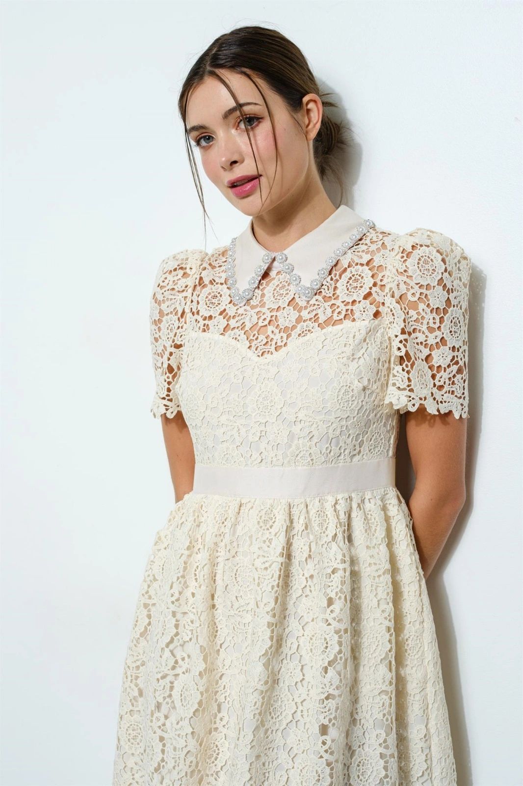 VESTIDO ENCAJE CUELLO