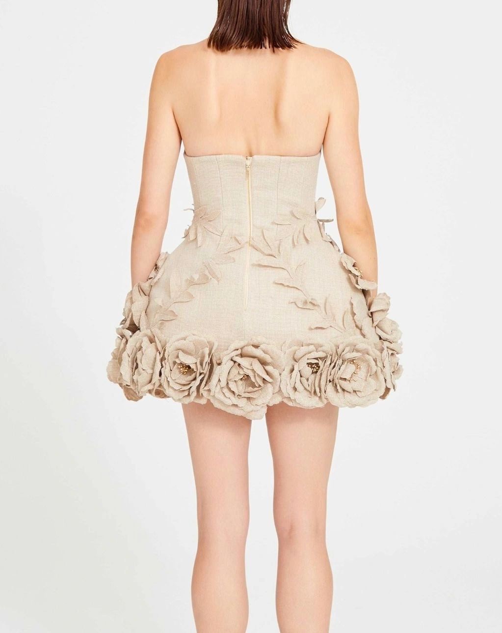 VESTIDO BEIGE FLORES RESALTADAS