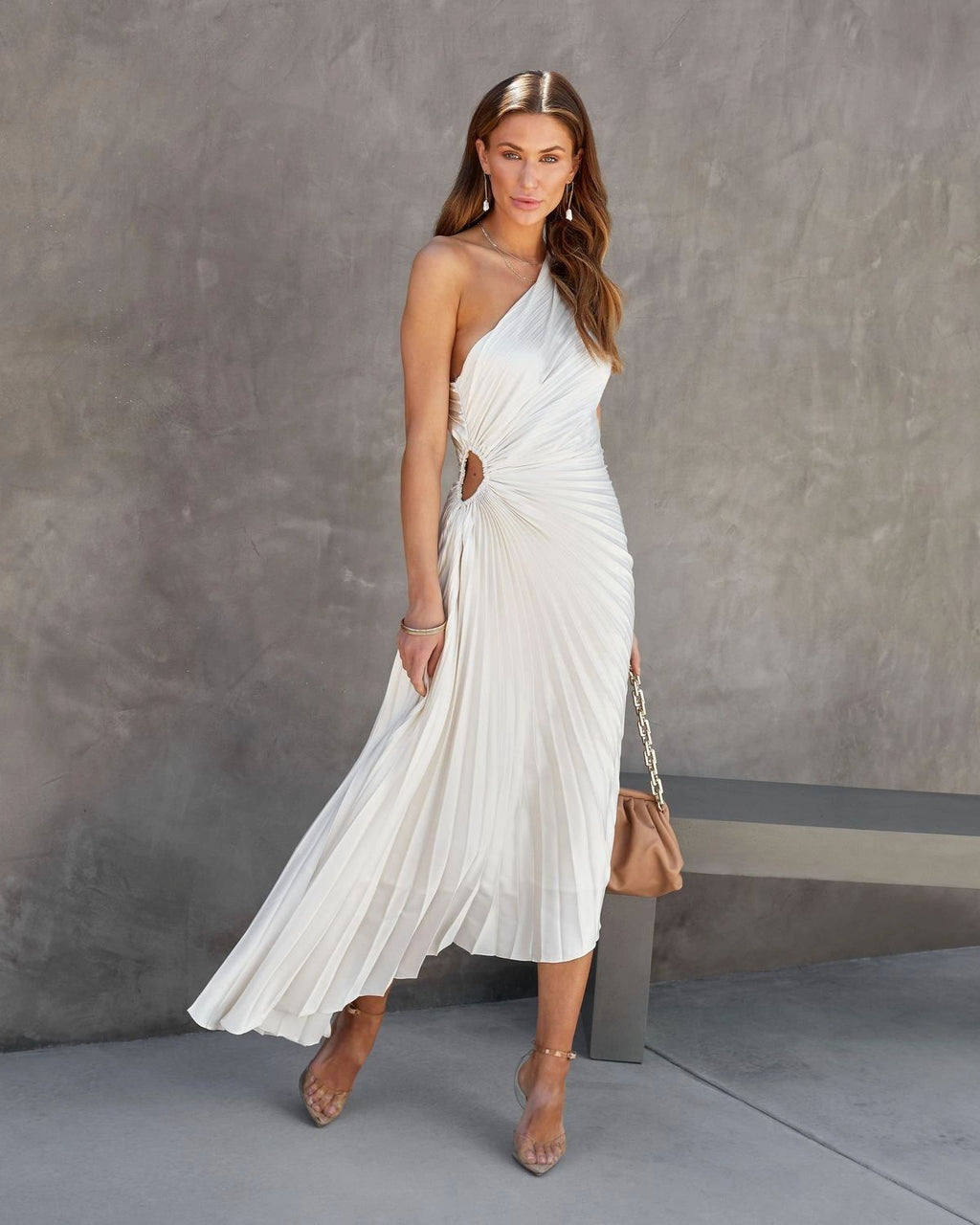 VESTIDO ESCOTE ASIMETRICO PLISADO