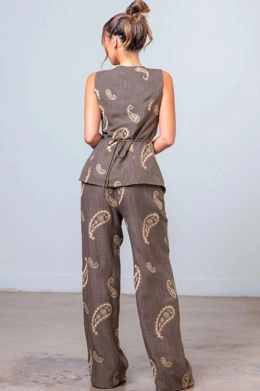 CONJUNTO ESTAMPADO BORDADO
