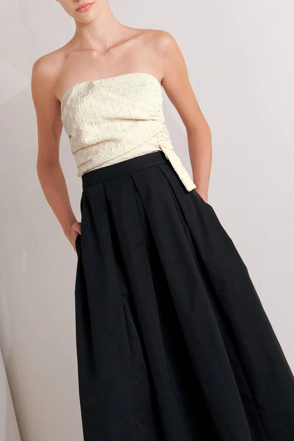 VESTIDO BEIGE/NEGRO