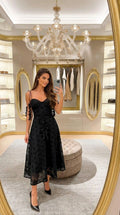 VESTIDO NEGRO LLUVIA DE FLORES