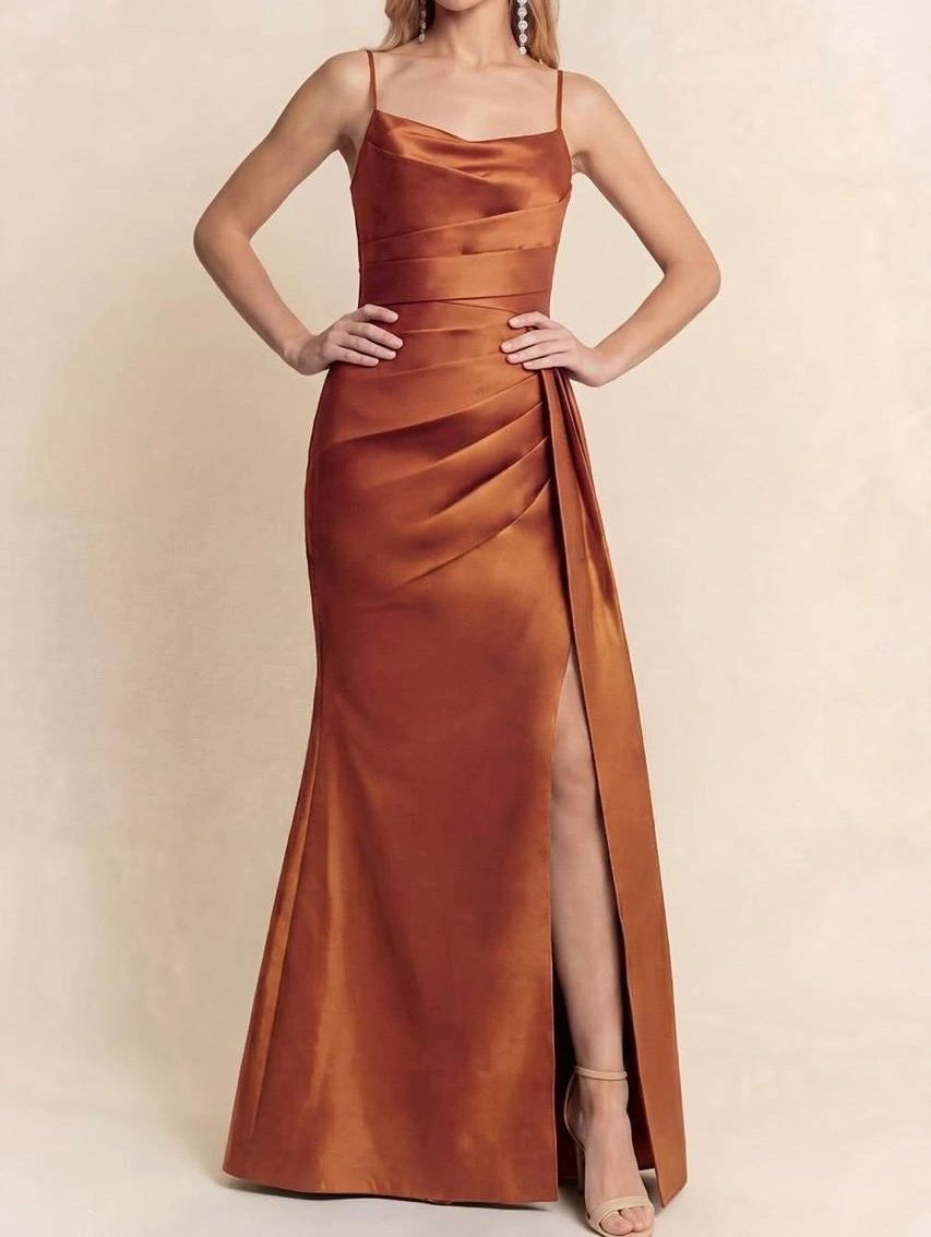 VESTIDO LISO STRAPLESS