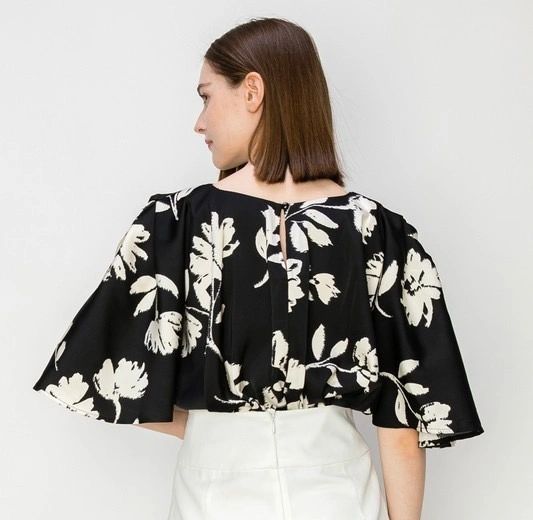 BLUSA OLAGADA ESTAMPADA