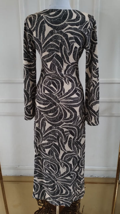 VESTIDO ESTAMPADO EN IVORY/NEGRO